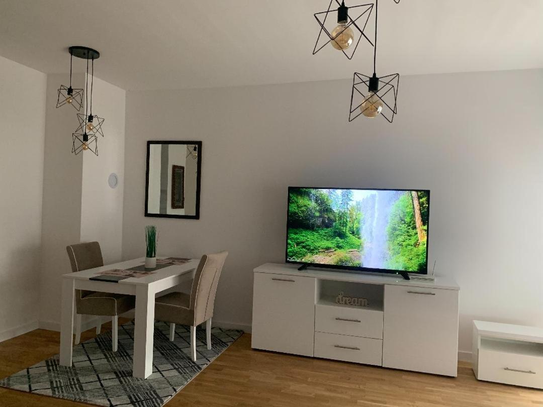 Ferienwohnung City Heez Apartman Tuzla Exterior foto
