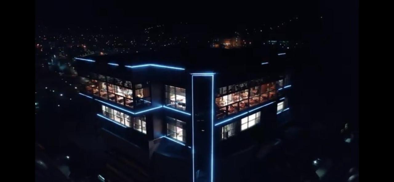 Ferienwohnung City Heez Apartman Tuzla Exterior foto